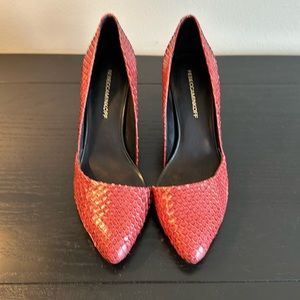 Leather snakeskin pumps